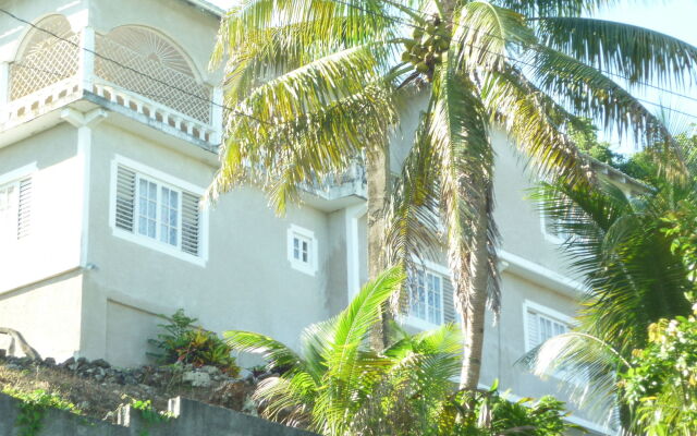 Отель East Bay Villas Порт Антонио вид на фасад