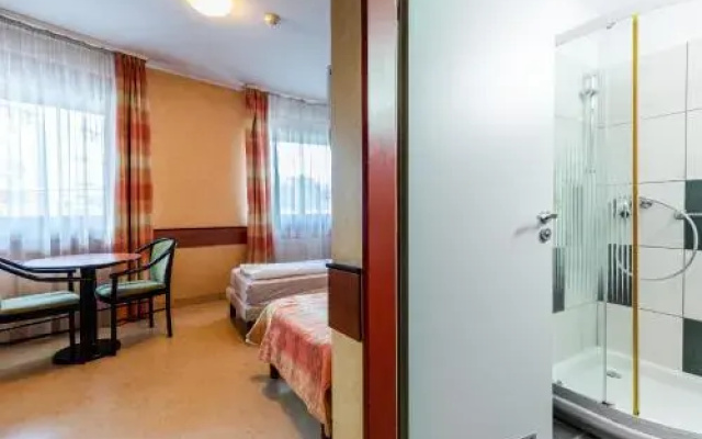 Becks Corner Motel