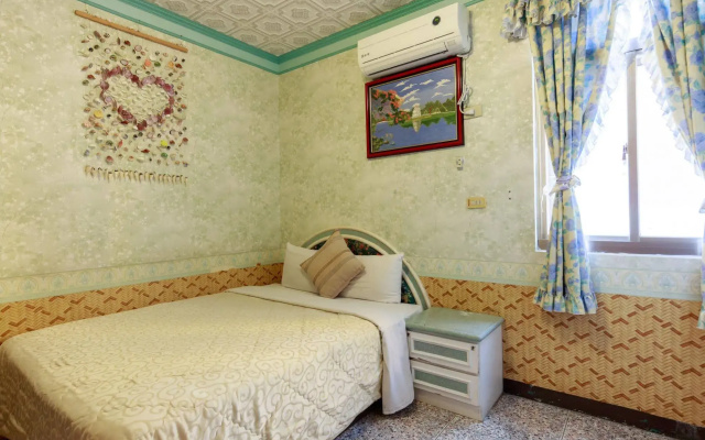 Hua Hung Guest House(屏東華宏海景旅店)