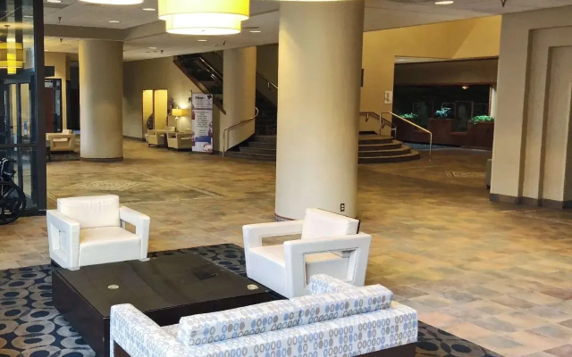 Radisson Hotel Bismarck
