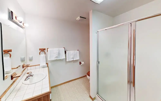 Riverfront Retreat - 3 Br Home