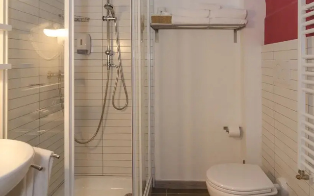 7 Rooms