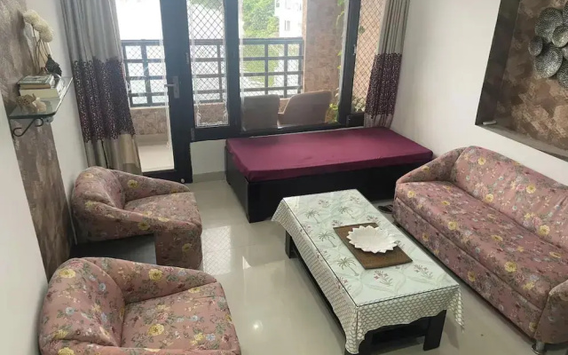Serene Lakeside Homestay