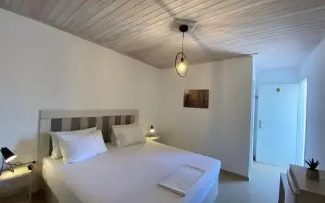 Leonidas Resort