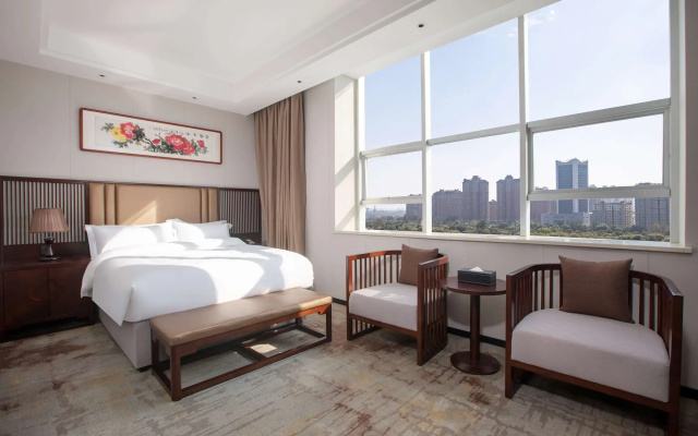 Ramada Encore by Wyndham Linqu Downtown