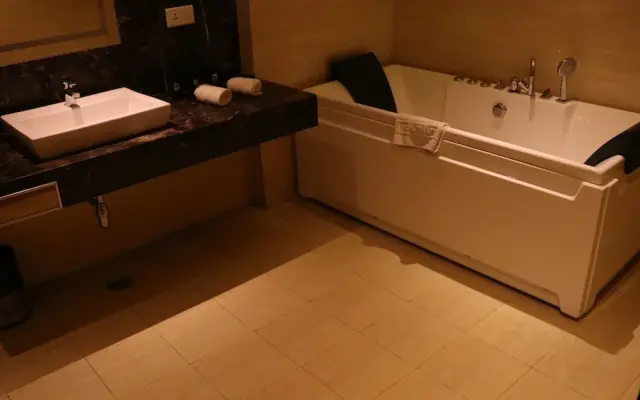 Hotel Lakhdatar