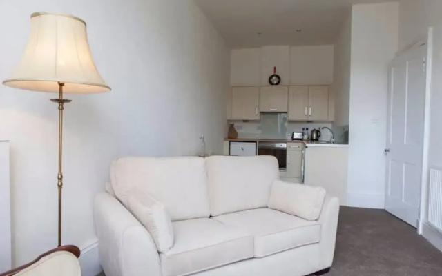 1 Bedroom Apartment In Edinburgh's New Town