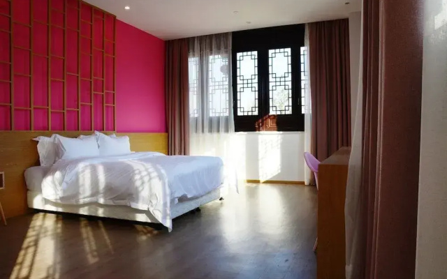 Carton King Hotel