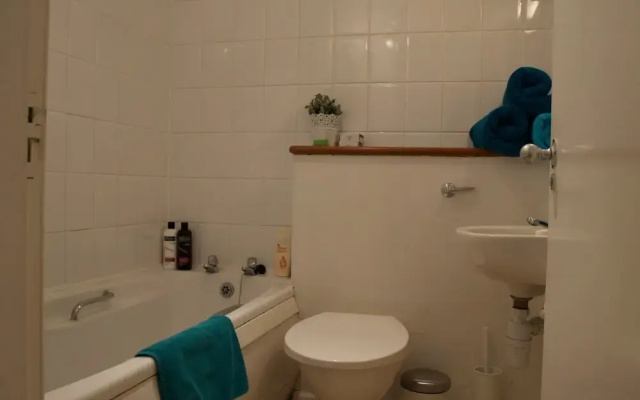 2 Bedroom Apartment In Pleasance