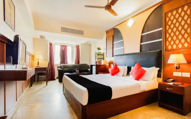 Capital O 61144 Hotel Raj