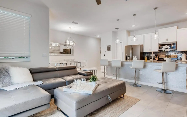 4802 LL Dream Getaway Luxury Townhome w/ Pool