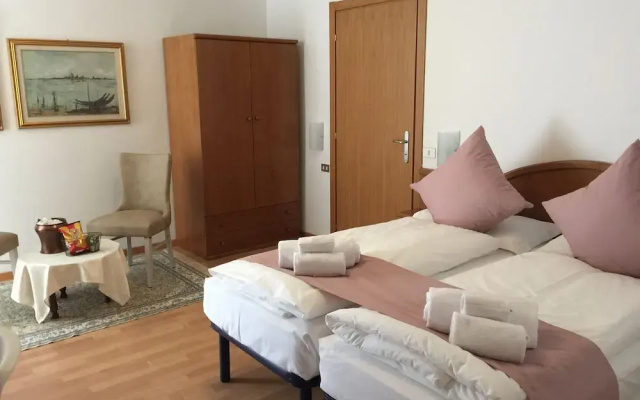 Athos Hotel