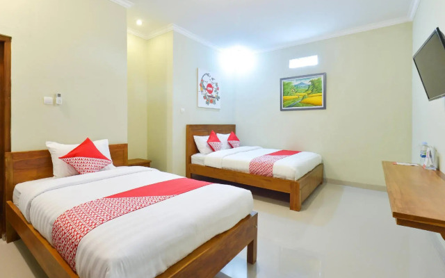 Joglo Manggisan Syariah by Oyo Rooms