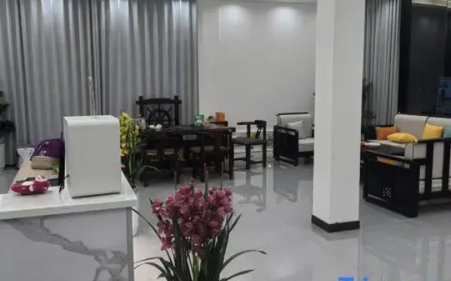 Jinglu Homestay