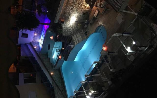 Hotel Olympia Саранда вид на фасад