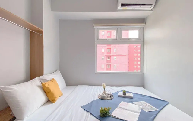 Trendy 2Br At Apartment Green Pramuka City