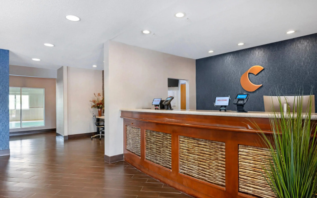 Comfort Inn & Suites North Greenfield
