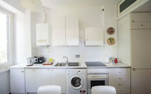 Testaccio Luminous And Large Apartment