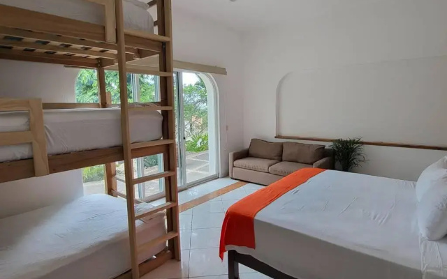 Heated Pool & Chef with Full Staff Included - 30 guest