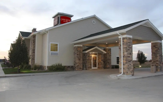 Castle Rock Inn & Suites