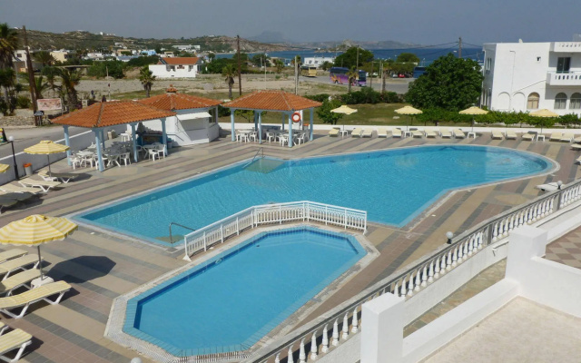 Kamari Bay Hotel