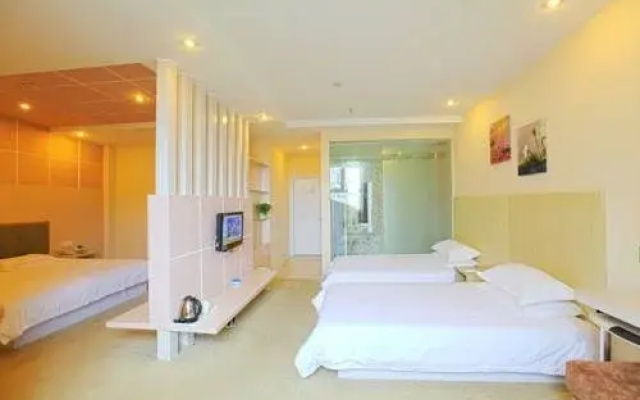 Yijia Business Hotel (Wuhan Optics Valley Plaza Yangjiawan Subway Station Branch)