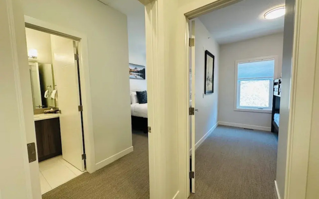 Skyridge Resort -Near Banff Entrance