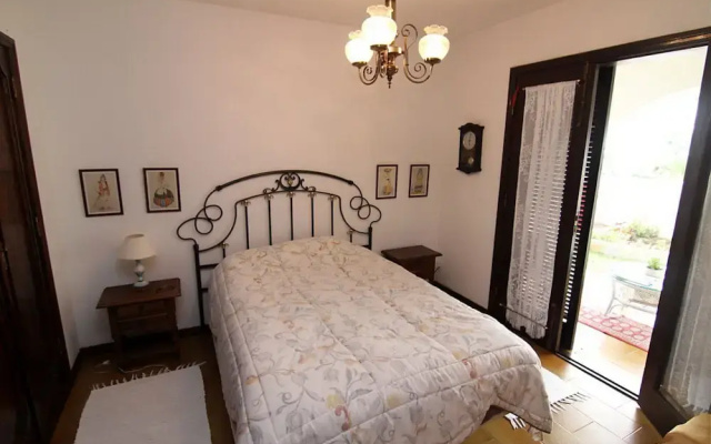 Lovely 2 bedroom house with private garden