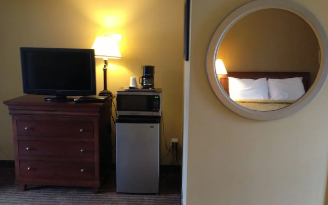 Cape Shore Inn