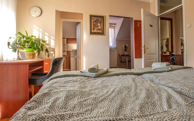 Garden Apartment 2