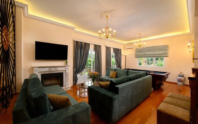 Grand Villa Roubana
