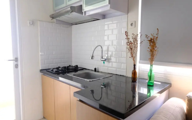 Modern Look 2Br At Apartment Parahyangan Residence