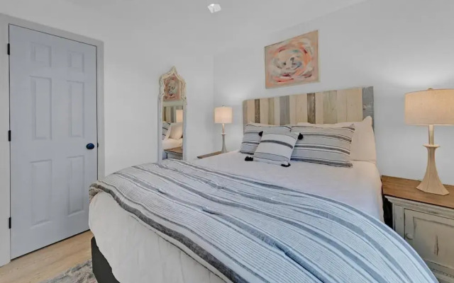 Beachside Villas 1123- A Sandy Carol