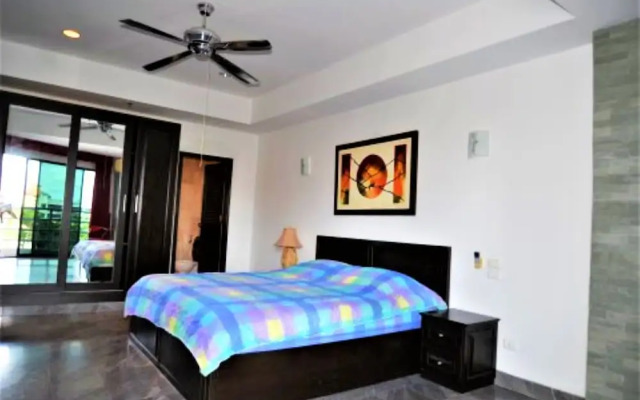 Sea View 4th Floor 1 bed Condo at View Talay 2