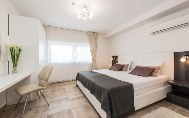 Sargas Suite 5 With Pool View