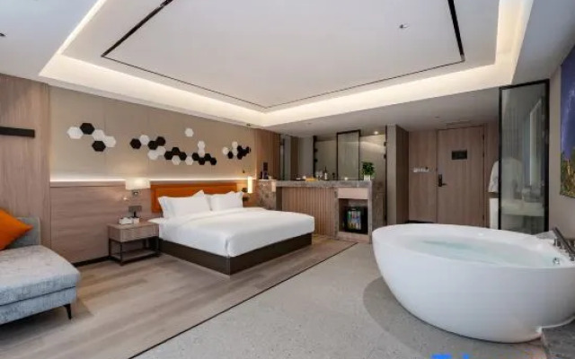 Yiju Hotel (Shantou High-speed Railway Station)