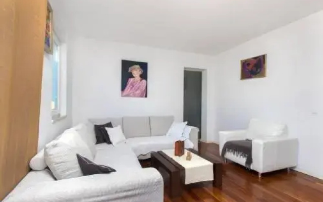 Consuela Apartment