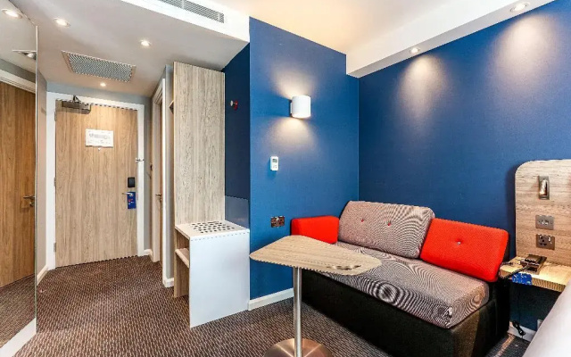 Holiday Inn Express Bicester by IHG