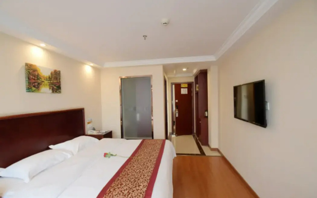 GreenTree Inn Taizhou Xinghua City Wuyue Plaza Express Hotel