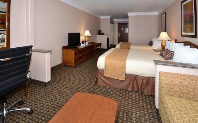 Best Western Plus Suites Hotel 0