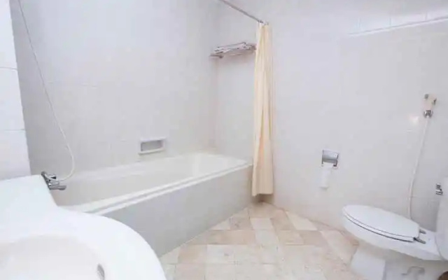 Bandar Narita Hotel