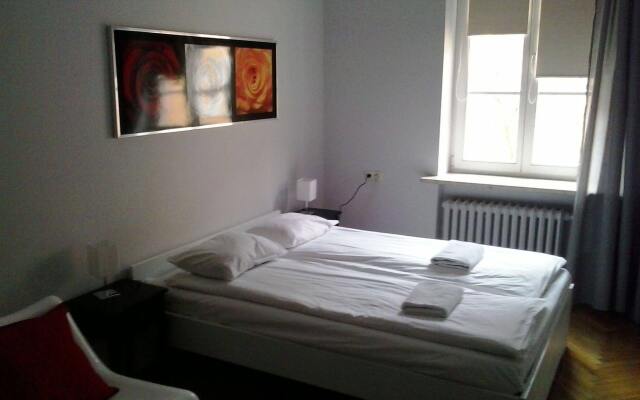 Отель Old Town Apartments Warsaw Польша, Варшава - 1 отзыв об отеле, цены и фото номеров - забронировать отель Old Town Apartments Warsaw онлайн комната для гостей
