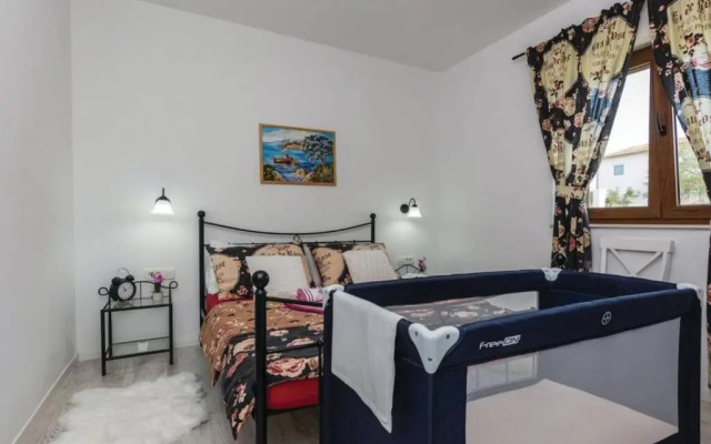 Lux stone house with pool, jacuzzi, sauna near beach