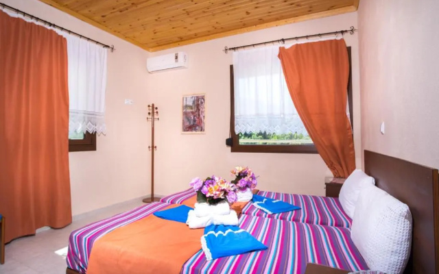 Traditional House Maries