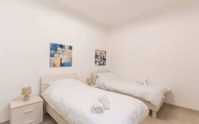 Property With Pool Access - Xaghra Near Marsalforn