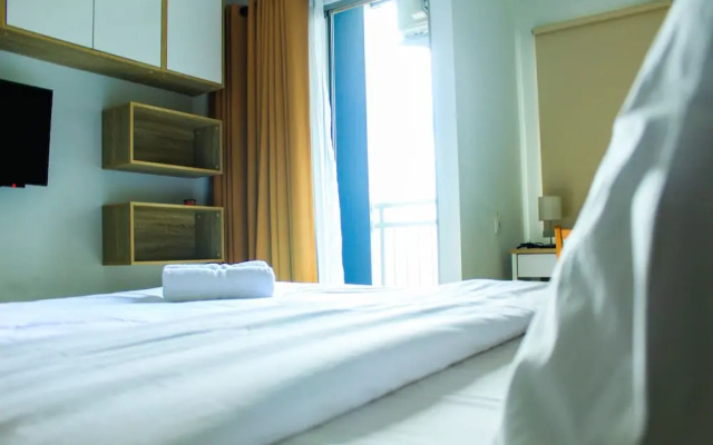 Modern and Comfortable Studio Springwood Apartment