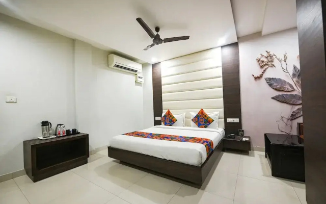 OYO Rooms Railway Station Exit Gate
