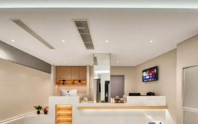 Zhishang Hotel (Caifu Center Lin'an Square Subway Station Branch)