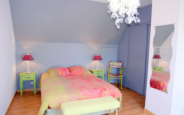 Holiday Home in Plouneour Near Sandy Beach