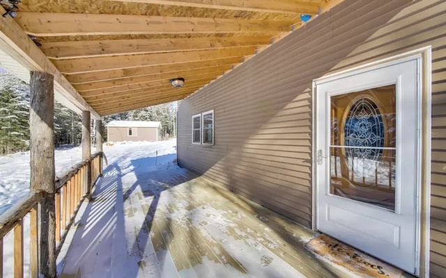 Rangeley Retreat Cabin-style Home: Lake Access